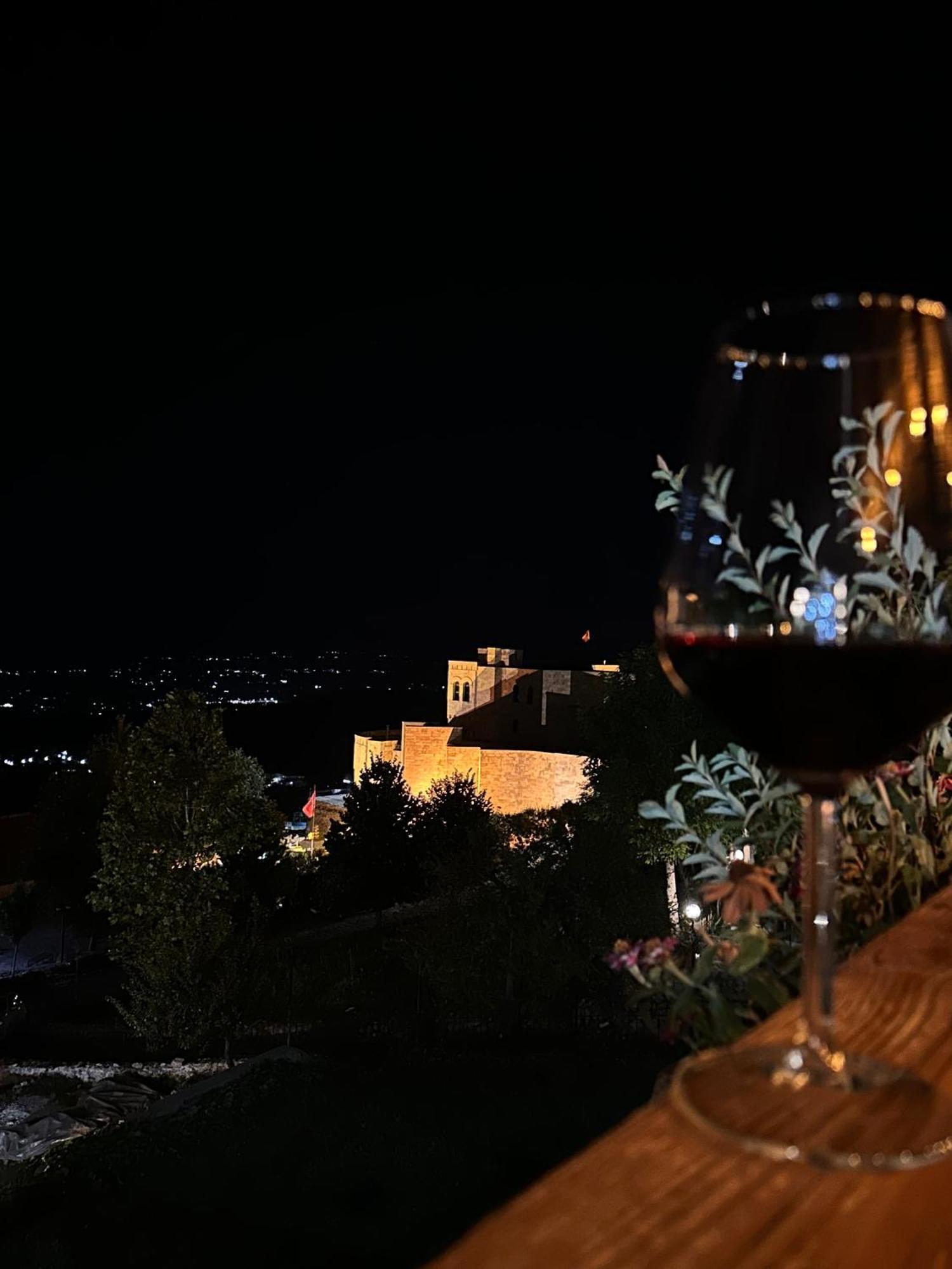 Krujë Rooms Merlika -Inside The Castle- מראה חיצוני תמונה